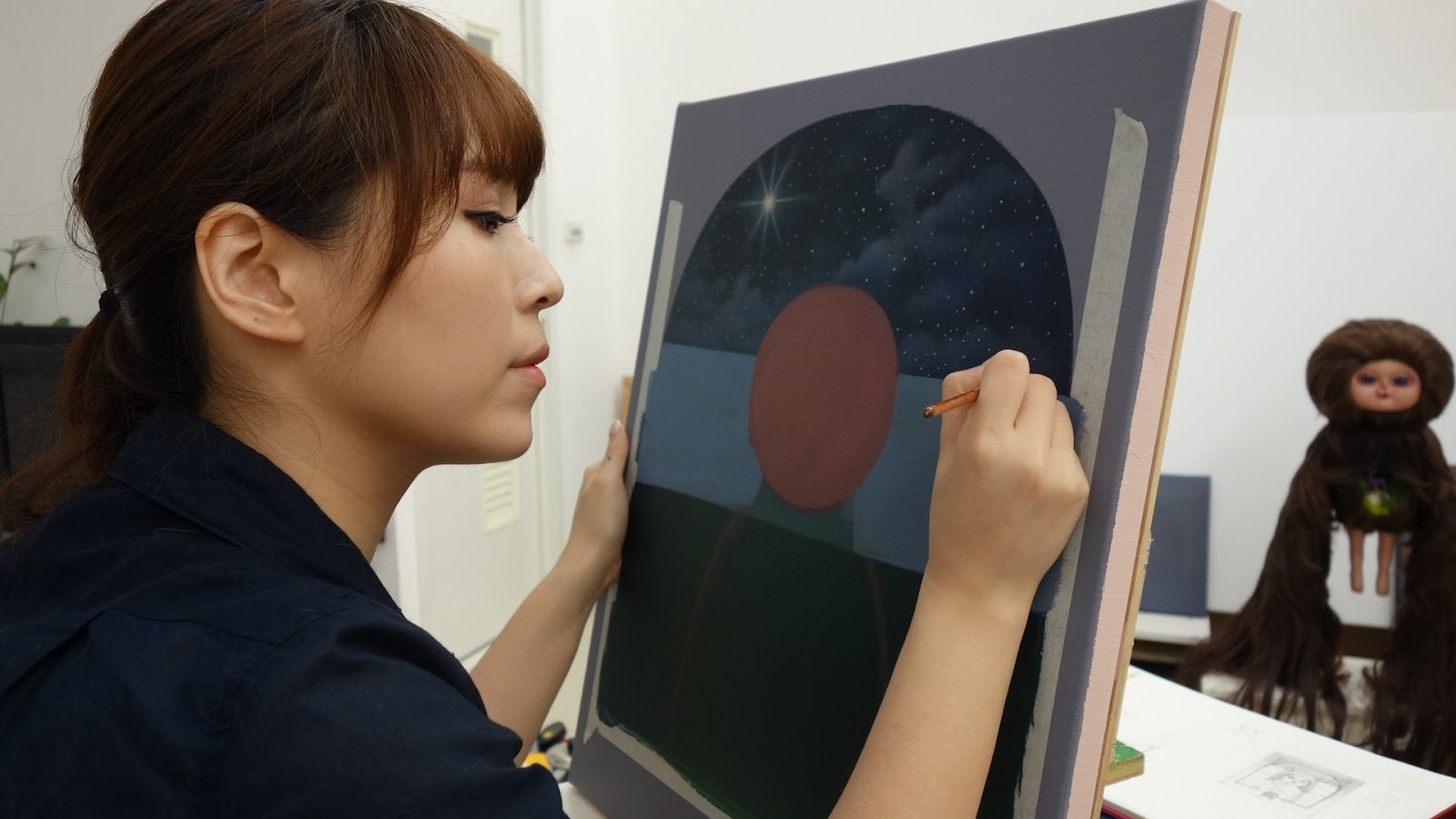 不甜美的神話，張嘉穎筆下的神性與時間